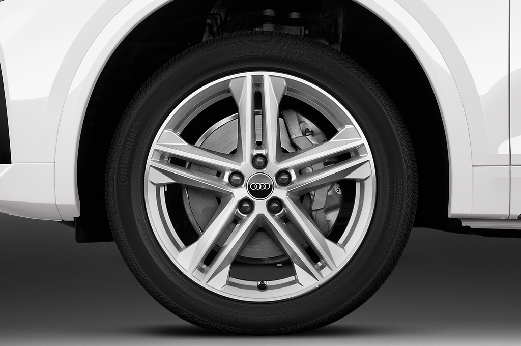 Audi Q5 (Baujahr 2023) S line 5 Türen Reifen und Felge