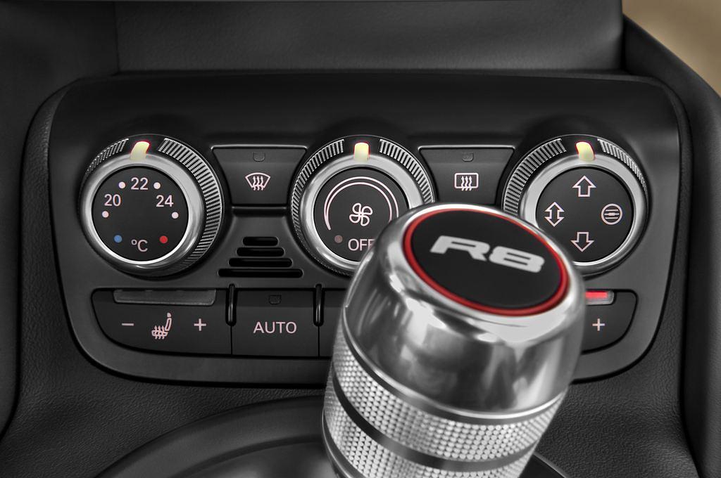 Audi R8 Spyder (Baujahr 2010) Spyder 2 Türen Temperatur und Klimaanlage