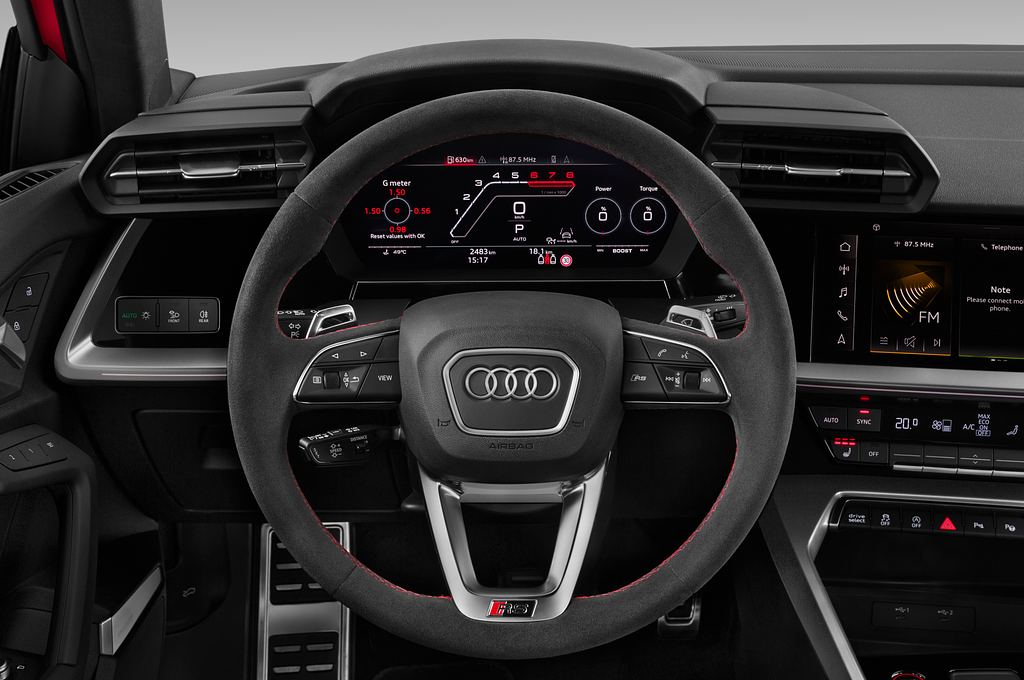 Audi RS 3 (Baujahr 2022) Base 4 Türen Lenkrad