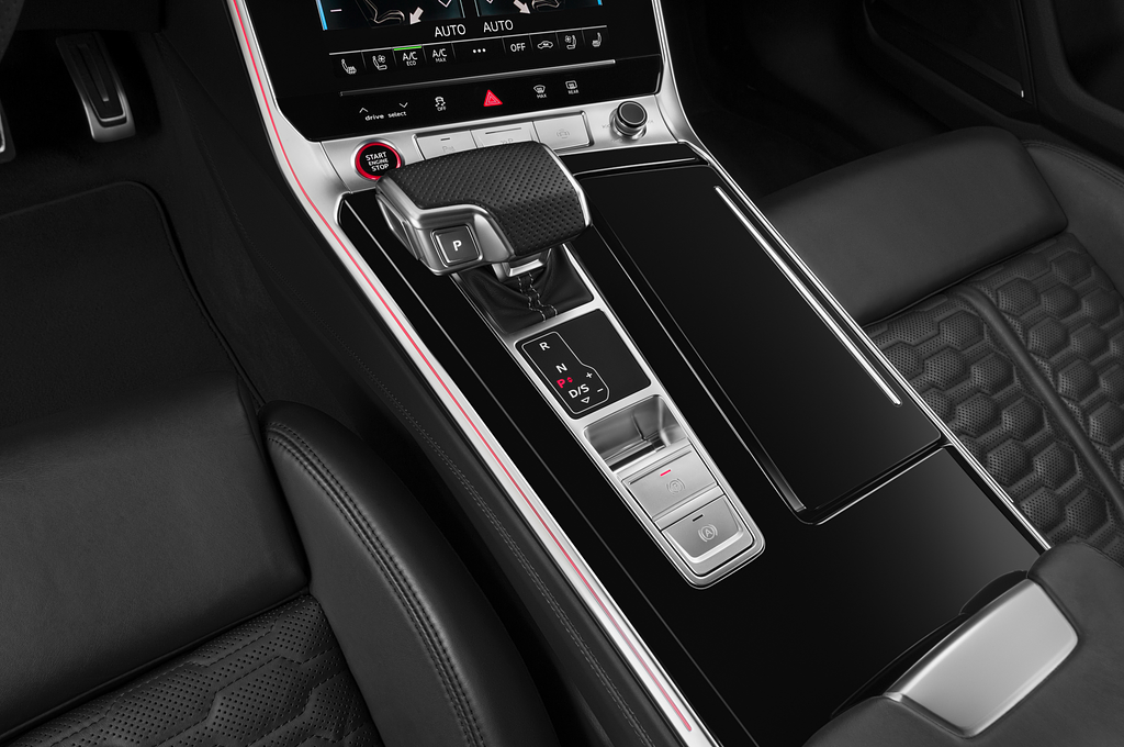 Audi RS 6 Avant (Baujahr 2022) - 5 Türen Schalthebel