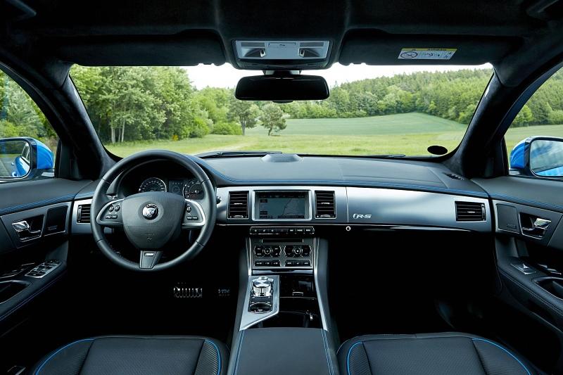 Das Interieur ist übersichtlich. Nur die Verarbeitung ist noch nicht optimal