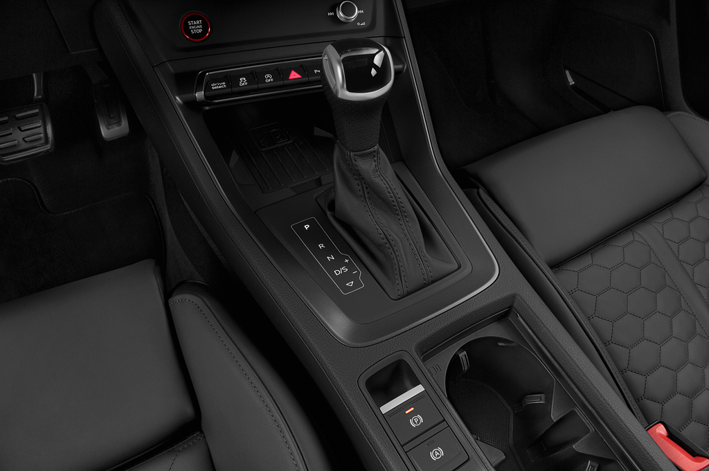 Audi RS Q3 Sportback (Baujahr 2022) - 5 Türen Schalthebel