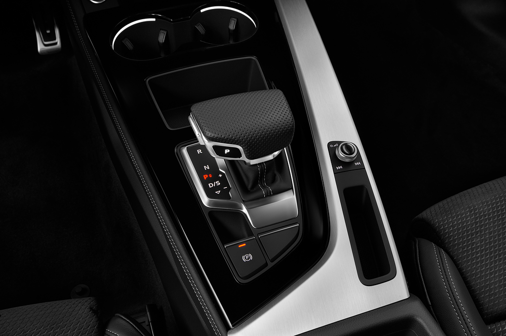 Audi S5 Coupe (Baujahr 2022) Base 2 Türen Schalthebel