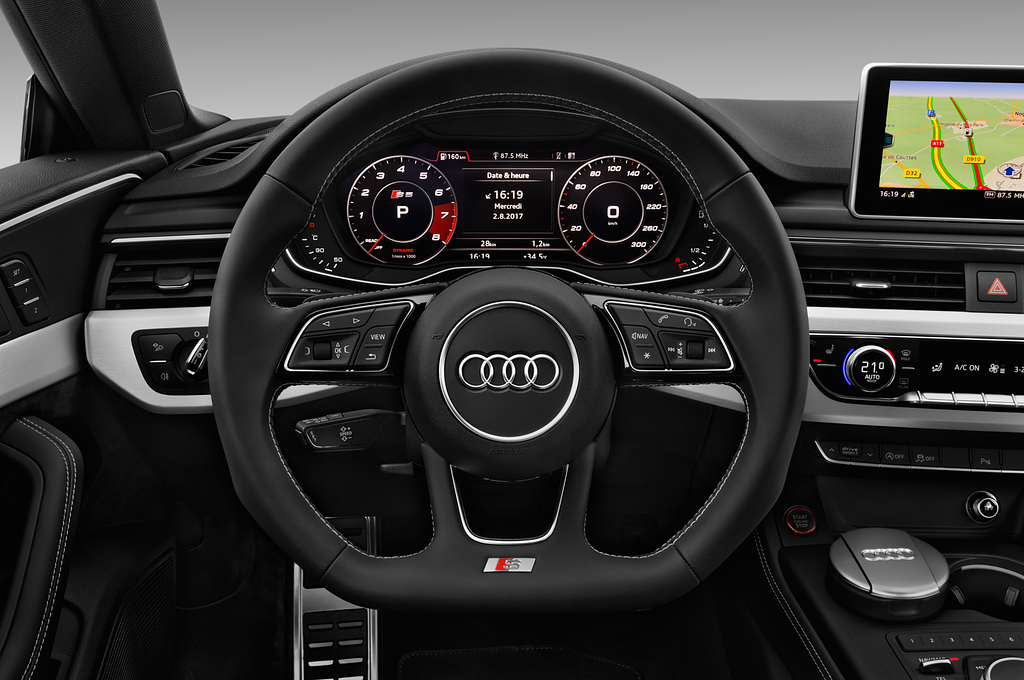 Audi S5 Sportback (Baujahr 2021) - 5 Türen Lenkrad