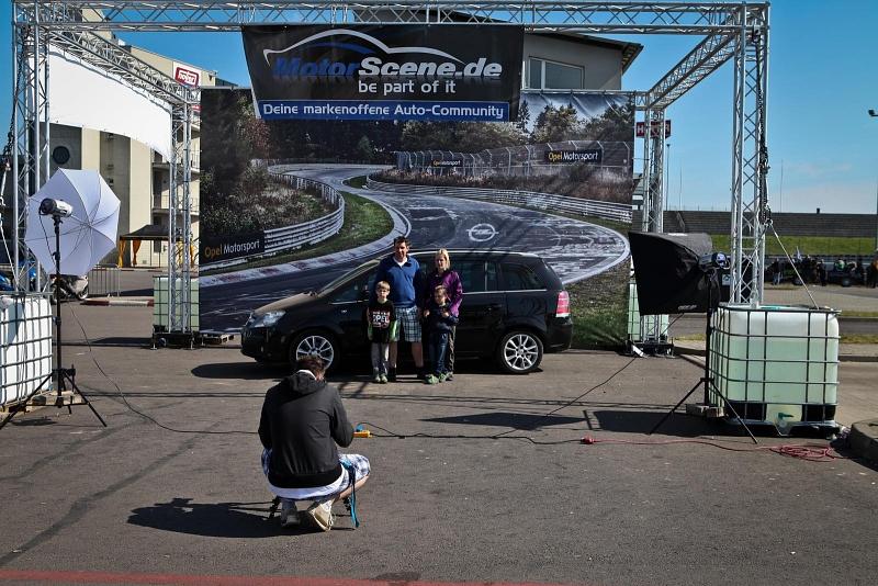 Opeltreffen Oschersleben 2014: Familienfoto mit Opel