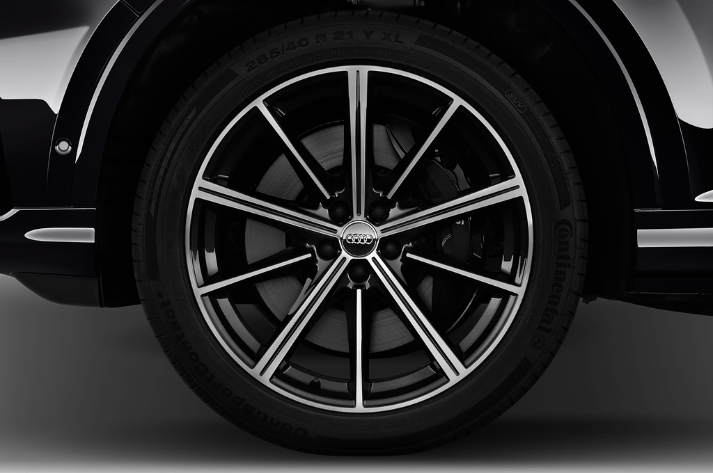 Audi SQ7 (Baujahr 2022) Base 5 Türen Reifen und Felge
