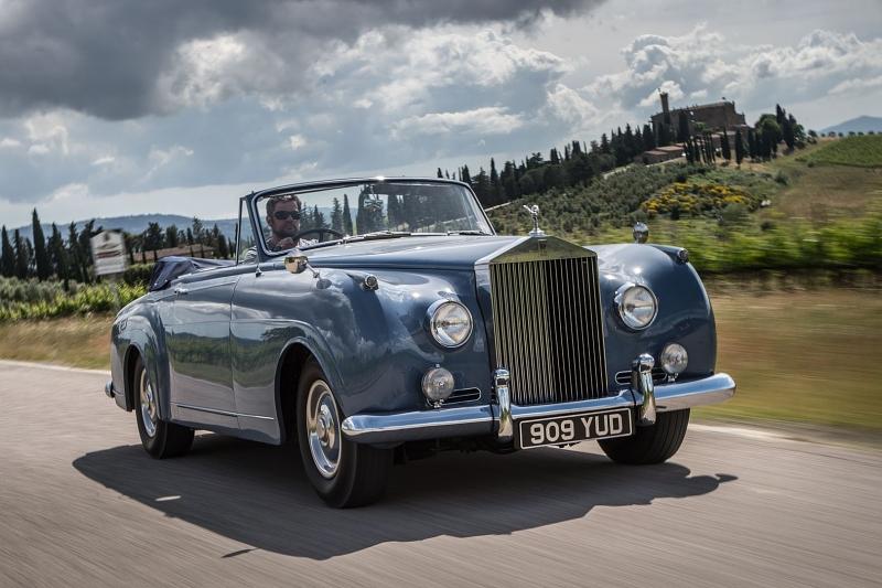 Das Rolls-Royce Silver Cloud I Drophead Coupe von 1957 mit Mulliner-Karosserie.