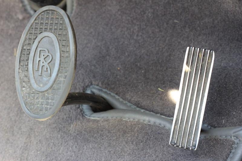 Gas und Bremse auf Rolls-Royce-Art.