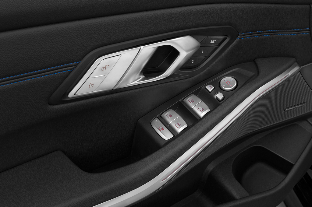 BMW 3 Series (Baujahr 2022) M340i 4 Türen Bedienungselemente Tür