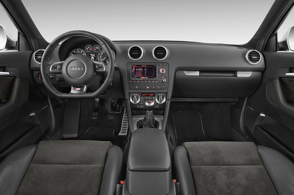 Audi S3 (Baujahr 2010) - 5 Türen Cockpit und Innenraum
