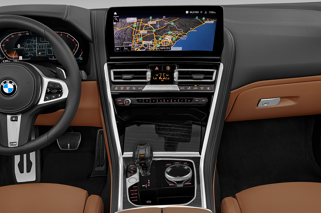 BMW 8 Series (Baujahr 2023) M850i 2 Türen Mittelkonsole