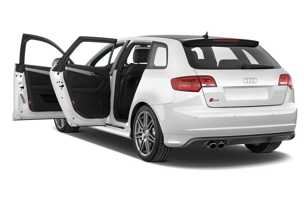 Audi S3 (Baujahr 2010) - 5 Türen Tür geöffnet
