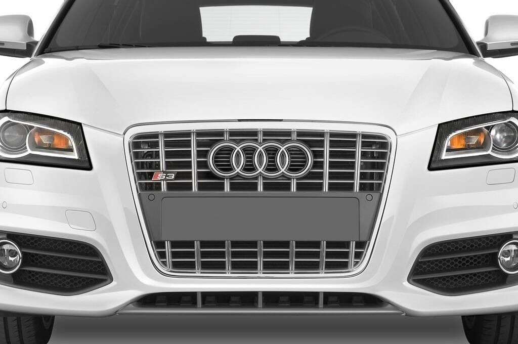 Audi S3 (Baujahr 2010) - 5 Türen Kühlergrill und Scheinwerfer