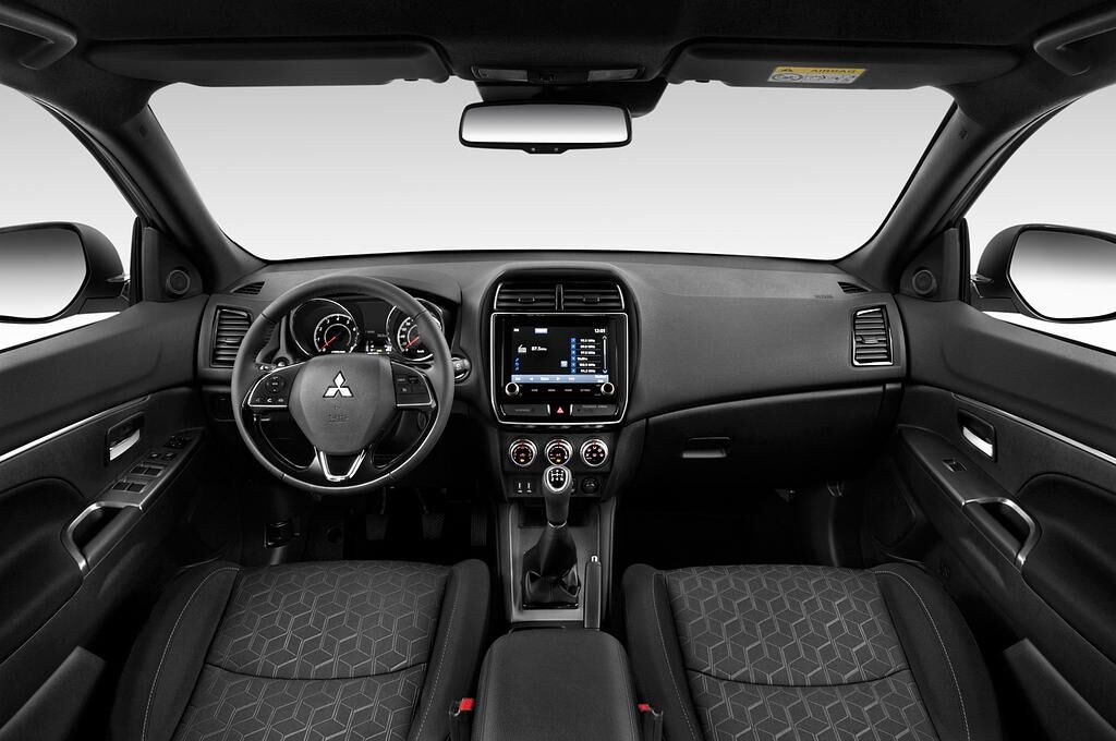 Mitsubishi ASX (Baujahr 2020) Intro Edition 5 Türen Cockpit und Innenraum