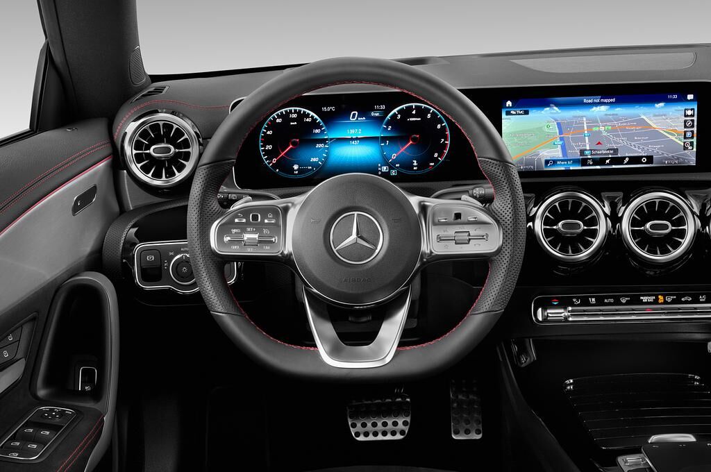 Mercedes CLA Shooting Brake (Baujahr 2020) - 5 Türen Lenkrad