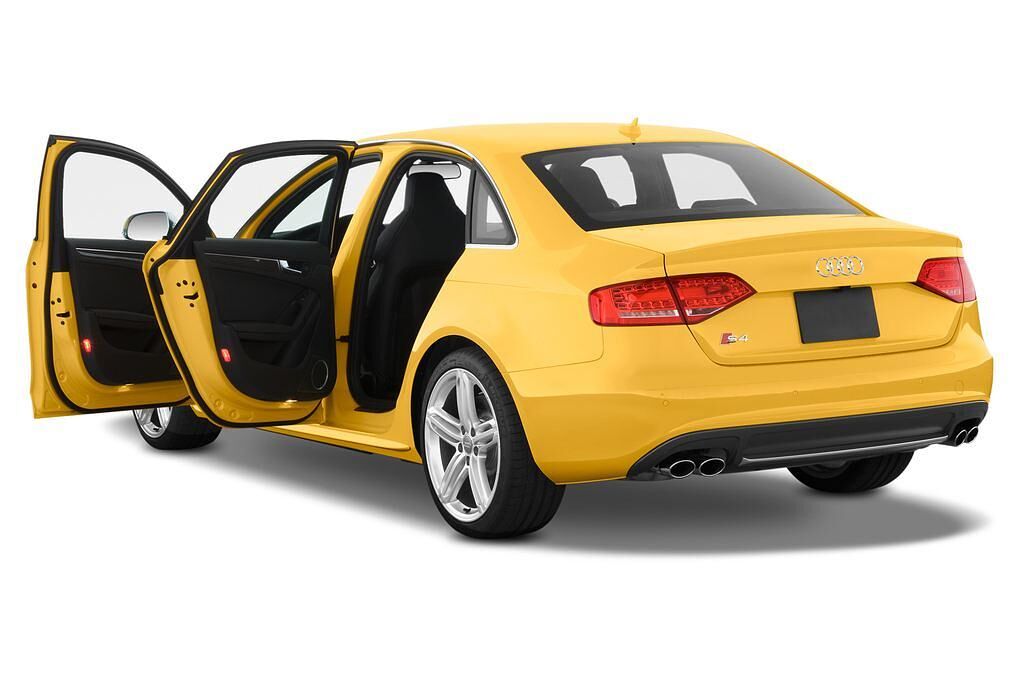 Audi S4 (Baujahr 2010) - 4 Türen Tür geöffnet
