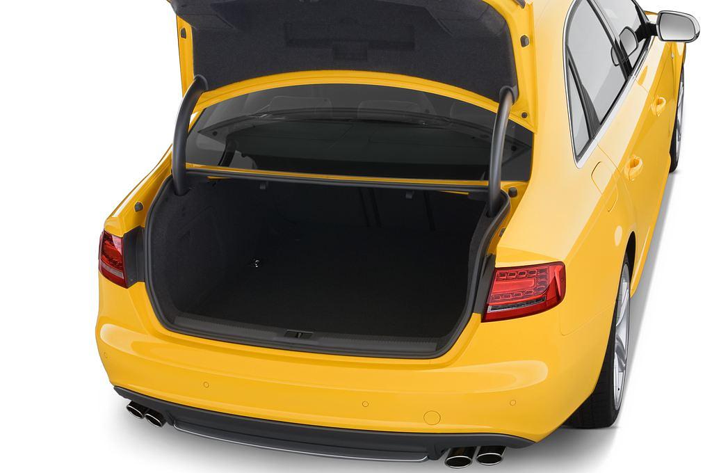 Audi S4 (Baujahr 2010) - 4 Türen Kofferraum