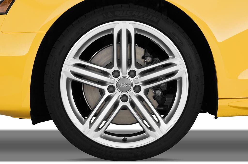 Audi S4 (Baujahr 2010) - 4 Türen Reifen und Felge