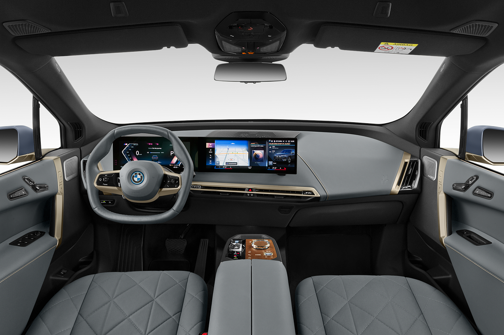 BMW iX M60 (Baujahr 2022) M Automobile 5 Türen Cockpit und Innenraum