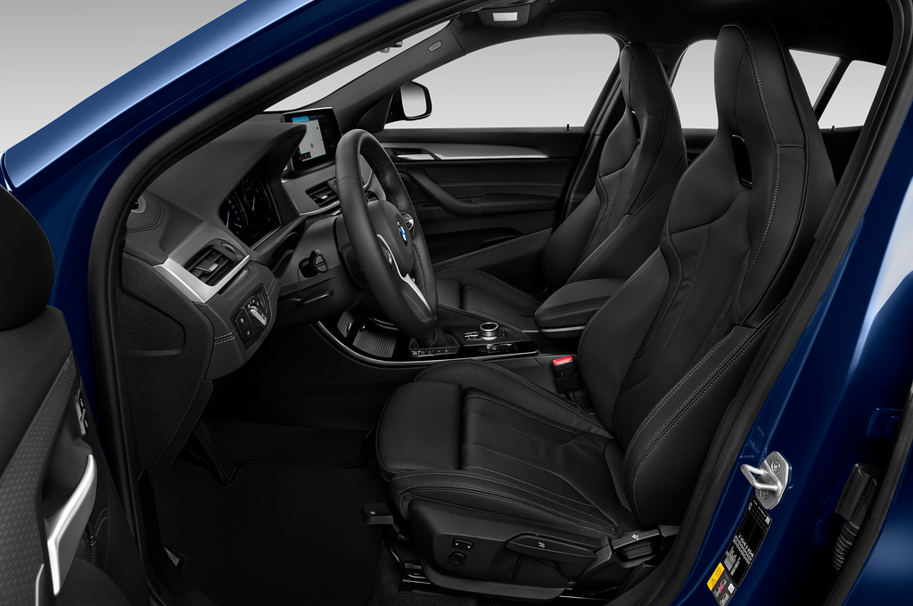 BMW X2 Plug-in-Hybrid (Baujahr 2020) M Sport X 5 Türen Vordersitze