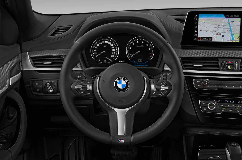 BMW X2 Plug-in-Hybrid (Baujahr 2020) M Sport X 5 Türen Lenkrad
