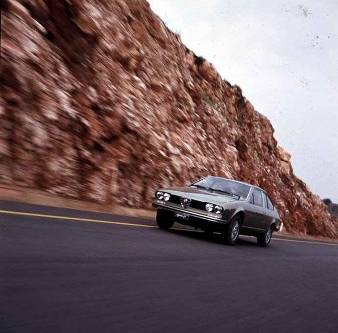 Die Alfa Romeo Alfetta GT überzeugte schon 1974 durch ihre Straßenlage