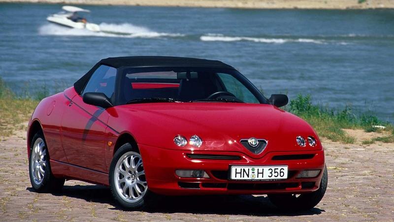 Der Alfa Romeo Spider hat einen kernigen Sechszylinder- Sound.