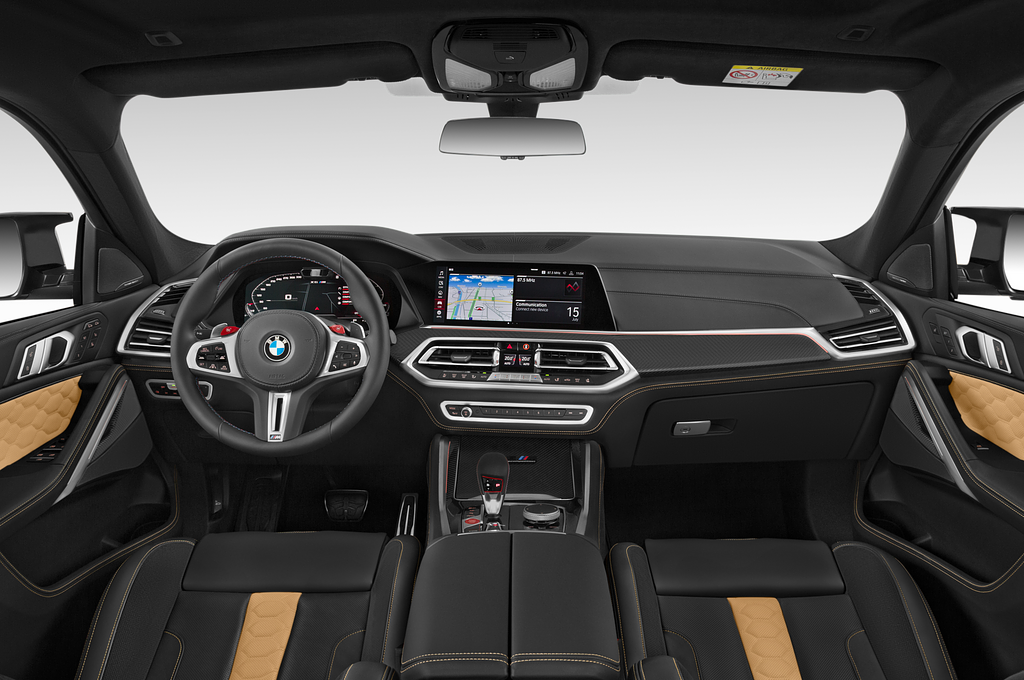 BMW X6 M (Baujahr 2020) Competition 5 Türen Cockpit und Innenraum