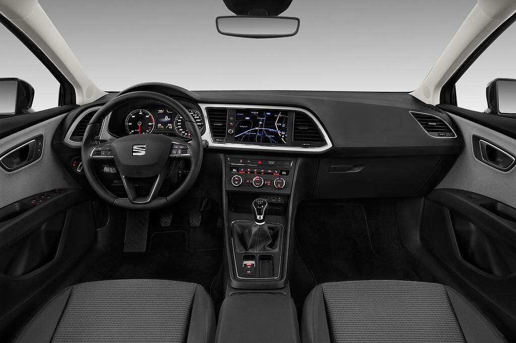 SEAT Leon ST (Baujahr 2018) Style 5 Türen Cockpit und Innenraum