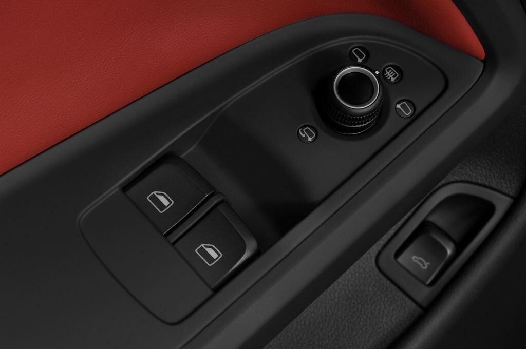 Audi S5 (Baujahr 2010) - 2 Türen Bedienungselemente Tür