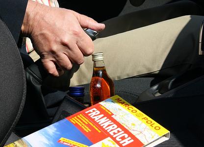Promillegrenzen im Ausland - Zu tief ins Glas geschaut, im Knast aufgewacht