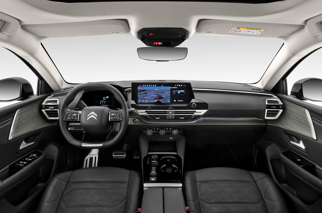 Citroen C5 X (Baujahr 2022) Shine 5 Türen Cockpit und Innenraum
