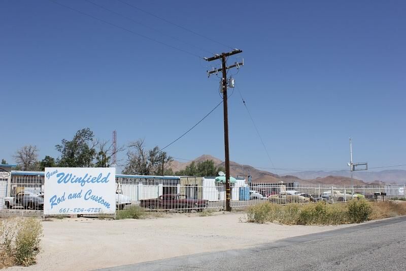 Der Tuning-Shop liegt mitten in der Mojave Wüste zwischen Los Angeles und Las Vegas