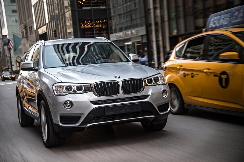 BMW X3 xDrive 20d auf den Straßen von New York