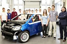 SKODA Auszubildende bauen ihr Traumauto