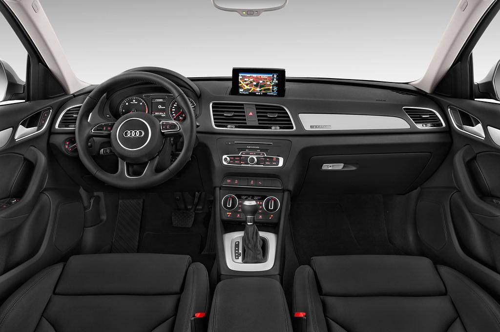 Audi Q3 (Baujahr 2015) Sport 5 Türen Cockpit und Innenraum