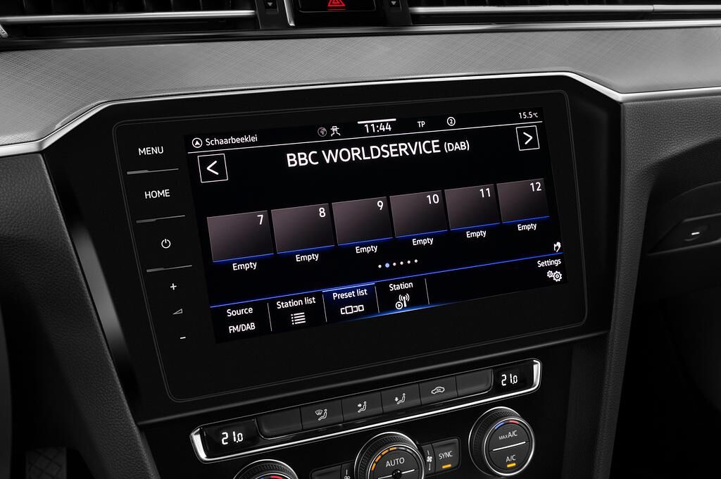 Volkswagen Passat (Baujahr 2020) Business 4 Türen Radio und Infotainmentsystem