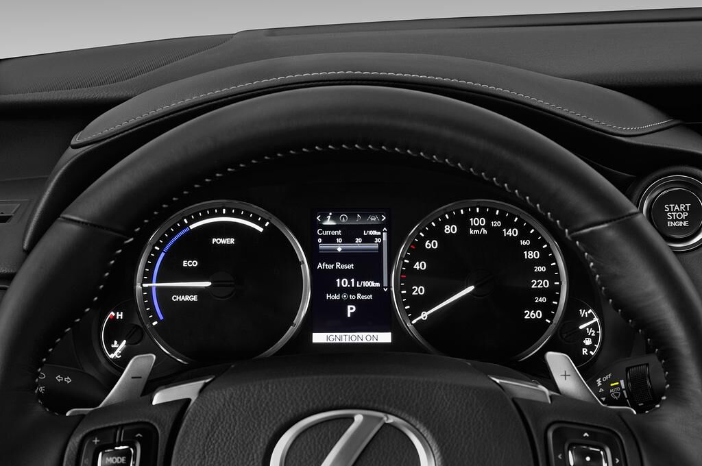 Lexus RC (Baujahr 2019) 300h Luxury Line 2 Türen Tacho und Fahrerinstrumente