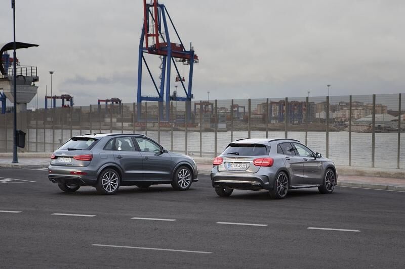 Vergleich Audi RS Q3 - Mercedes GLA 45 AMG