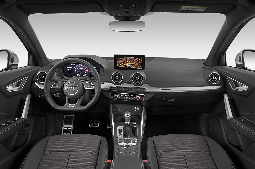 Audi SQ2 (Baujahr 2019) - 5 Türen Cockpit und Innenraum