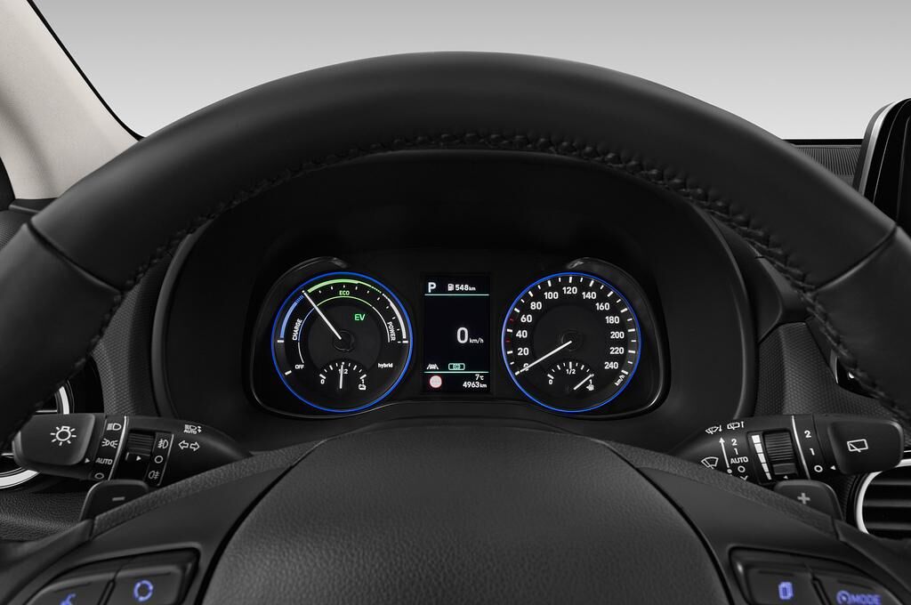 Hyundai Kona Hybrid (Baujahr 2020) Trend 5 Türen Tacho und Fahrerinstrumente
