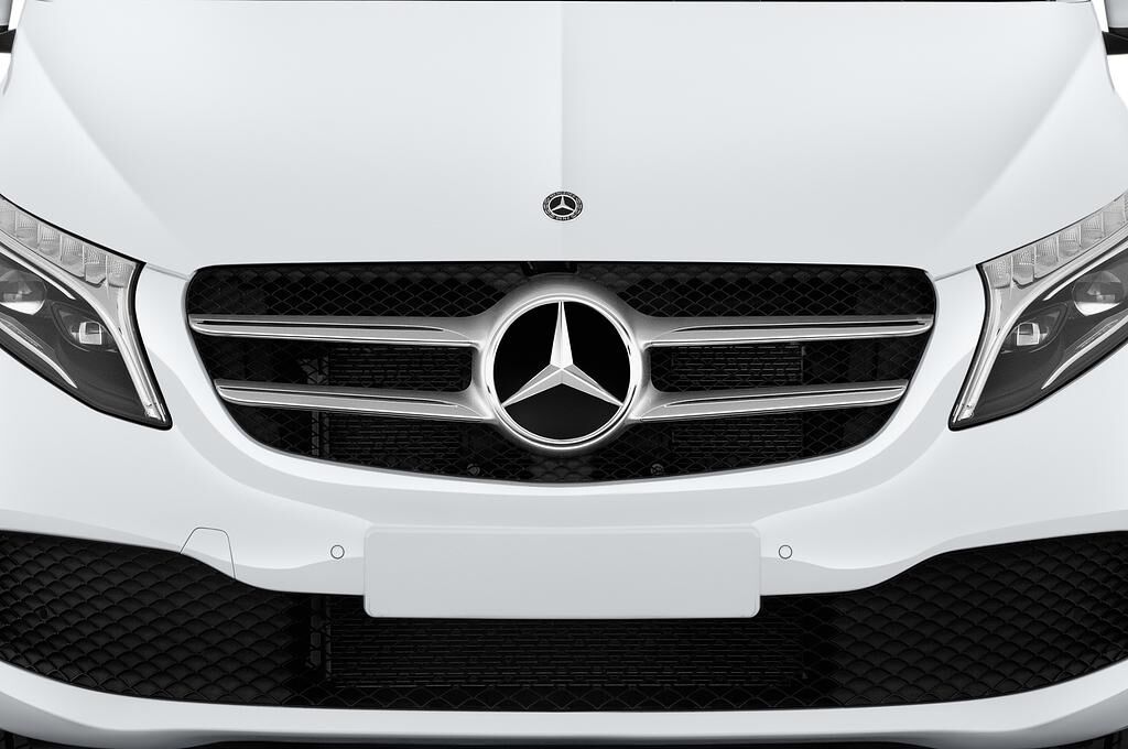 Mercedes V Class (Baujahr 2020) Edition 5 Türen Kühlergrill und Scheinwerfer