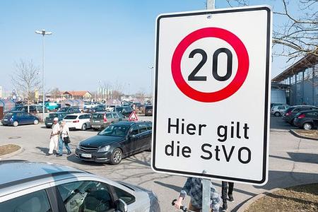 Regeln auf Parkplätzen und in Parkhäusern: Hier gilt die StVO – oder doch nicht?