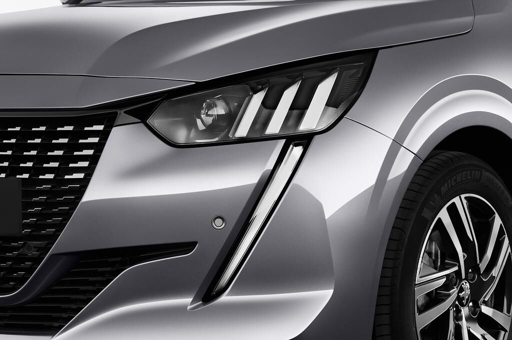 Peugeot 208 (Baujahr 2020) Allure 5 Türen Scheinwerfer