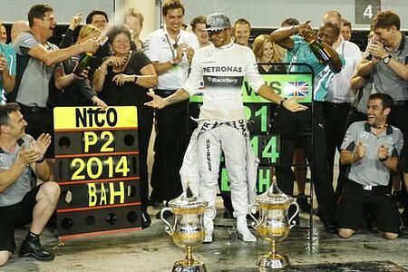 Großer Preis von Bahrain 2014: Doppel-Sieg für Mercedes AMG Petronas