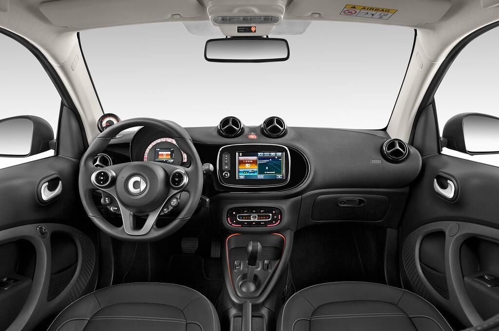 smart EQ fortwo (Baujahr 2020) Prime 3 Türen Cockpit und Innenraum