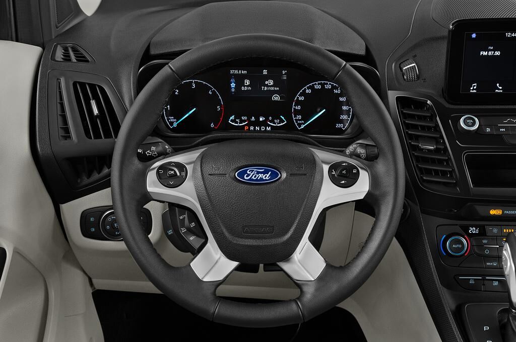 Ford Grand Tourneo Connect (Baujahr 2020) Titanium 5 Türen Lenkrad