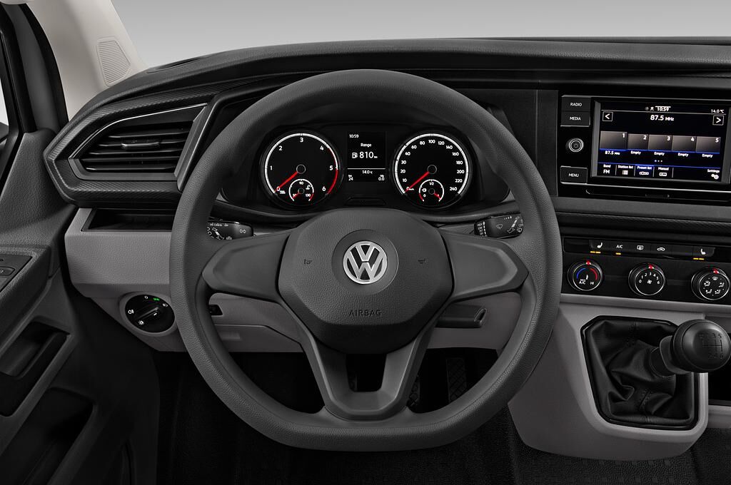 Volkswagen Transporter Combi (Baujahr 2020) - 4 Türen Lenkrad