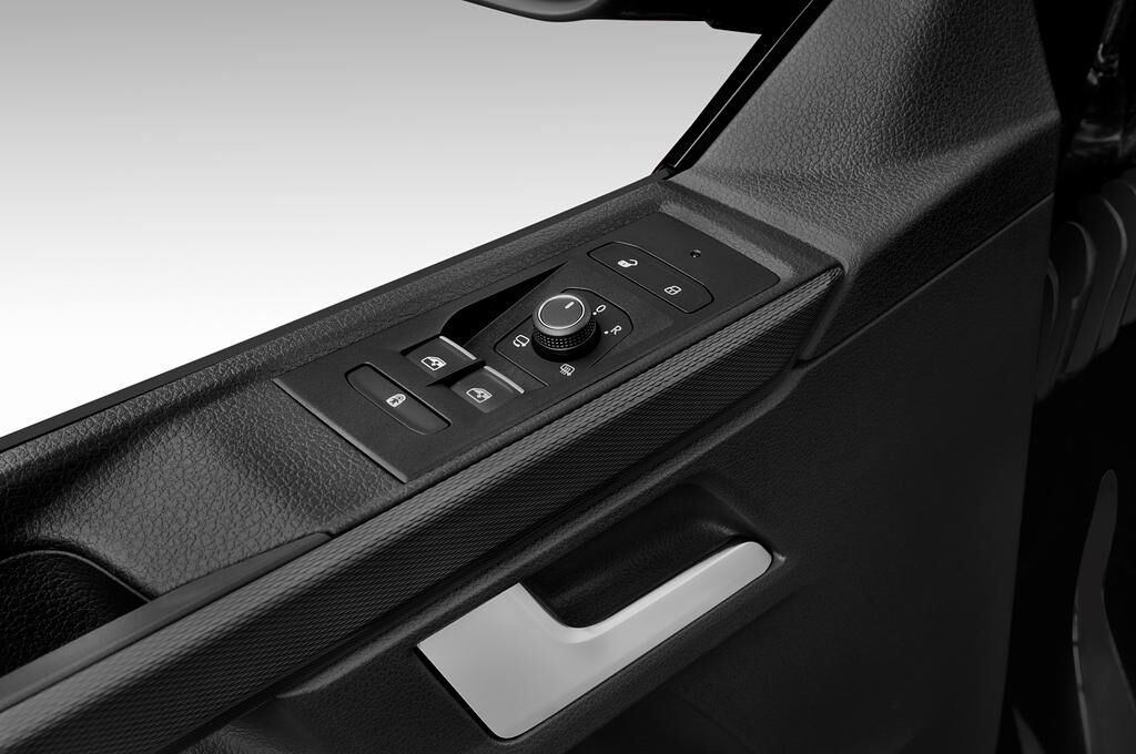 Volkswagen Multivan (Baujahr 2020) Highline 5 Türen Bedienungselemente Tür