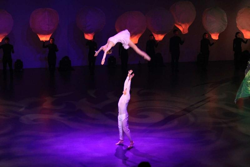 Die Showacts waren fast spannender als die Fahrzeuge.